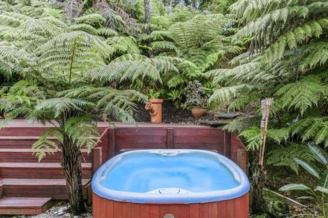 Photo of property in 94 Takahe Road, Titirangi, Auckland, 0604