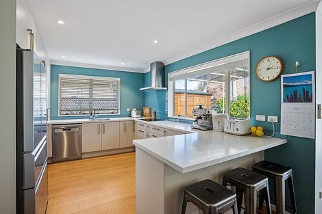 Photo of property in 16 Semillon Avenue, Henderson, Auckland, 0612