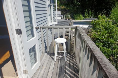 Photo of property in 7 Kingston Heights Road, Kingston, Wellington, 6021