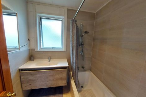 Photo of property in 125 Cascades Road, Pakuranga Heights, Auckland, 2010