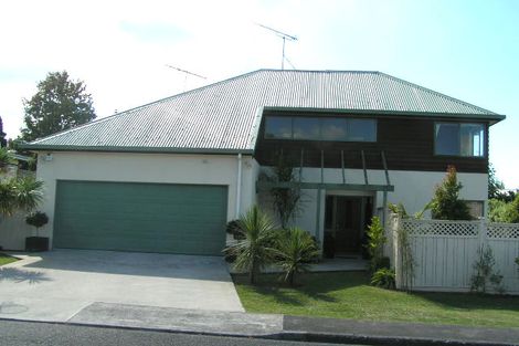 Photo of property in 2/1 Tyne Road, Forrest Hill, Auckland, 0620