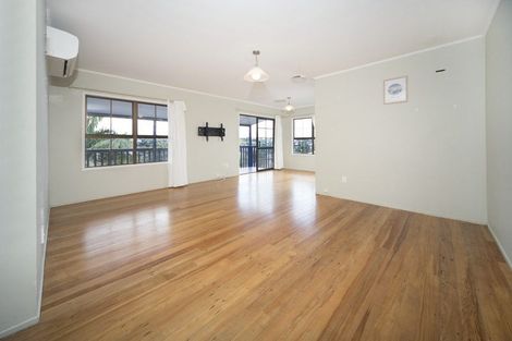 Photo of property in 41 Squirrel Lane, Browns Bay, Auckland, 0630