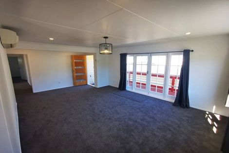 Photo of property in 33 Stockdale Street, Wainuiomata, Lower Hutt, 5014