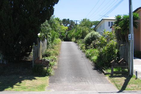 Photo of property in 2/25 Wolsley Avenue, Milford, Auckland, 0620