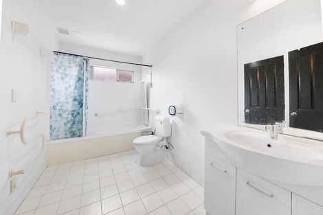 Photo of property in 11c Sturges Road, Henderson, Auckland, 0612