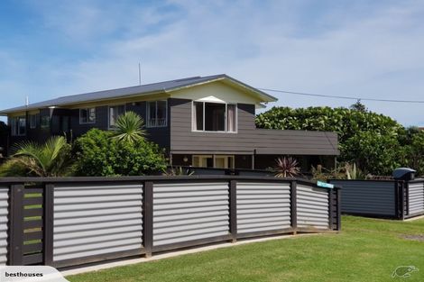 Photo of property in 28 Ripiro Drive, Baylys Beach, Dargaville, 0377