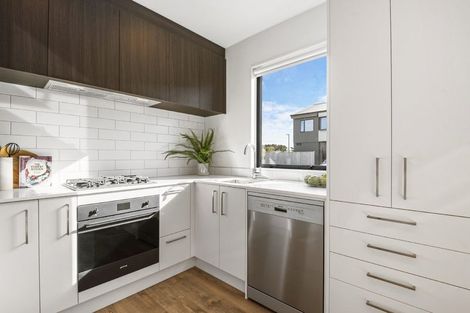 Photo of property in 13 Noel Hayden Street, Takanini, 2112