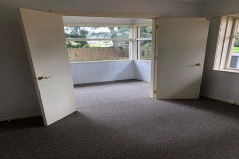 Photo of property in 2/27 Pakuranga Road, Pakuranga, Auckland, 2010