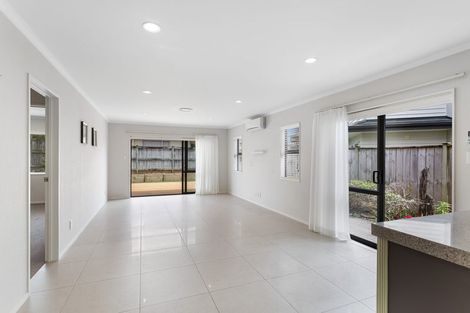 Photo of property in 28 Riviera Drive, Flat Bush, Auckland, 2019