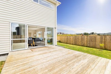 Photo of property in 30 Jane Maree Road, Kumeu, 0810
