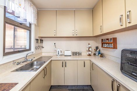 Photo of property in 1 Gunn Street, Gonville, Whanganui, 4501