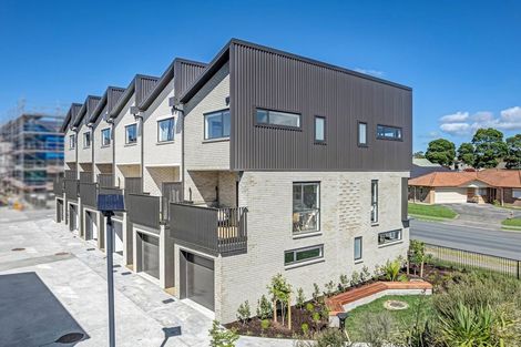 Photo of property in 1/28 Westgate Drive, Westgate, Auckland, 0614