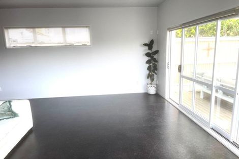 Photo of property in 164 Queen Street, Northcote Point, Auckland, 0627