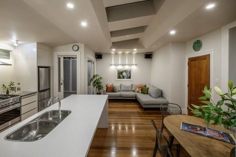 Photo of property in 4 Telford Terrace, Oriental Bay, Wellington, 6011