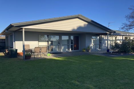 Photo of property in 5 Wairua Place, Pukekohe, 2120