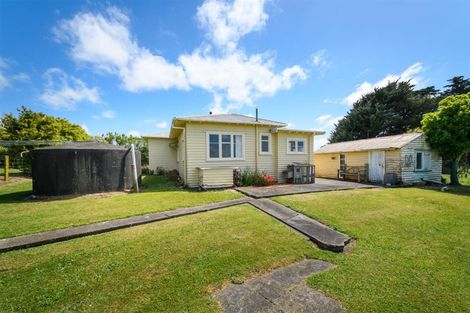 Photo of property in 56 Wightman Road, Sanson, Palmerston North, 4479