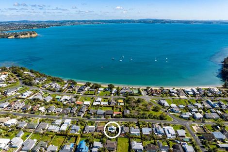 Photo of property in 27 De Luen Avenue, Tindalls Beach, Whangaparaoa, 0930