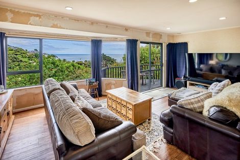 Photo of property in 18 Te Pari Pari Road, Pukerua Bay, 5026