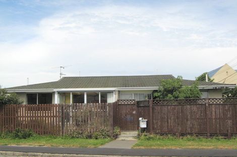 Photo of property in 1/132 Mcfaddens Road, St Albans, Christchurch, 8052