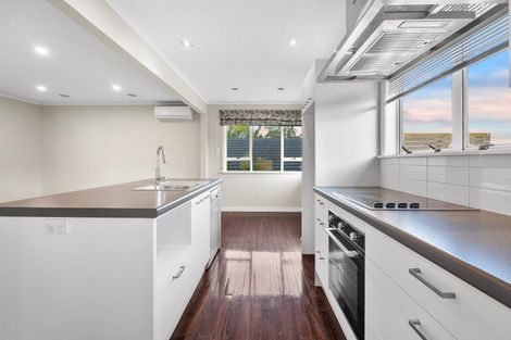 Photo of property in 44 Glengarry Road, Glen Eden, Auckland, 0602