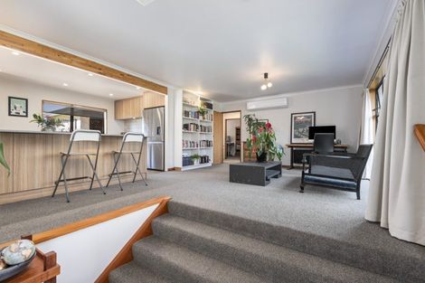 Photo of property in 61 Turitea Road, Fitzherbert, Palmerston North, 4472