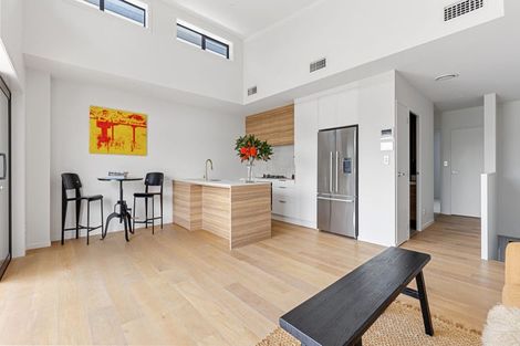 Photo of property in 8/2 Stewart Street, Raglan, 3225