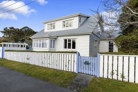 Photo of property in 33 Firth Terrace, Karori, Wellington, 6012