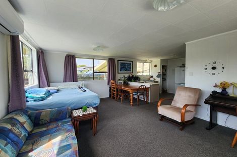 Photo of property in 71 Mcfarlane Street, Oakura, 4314