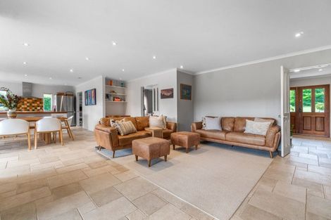 Photo of property in 37 Hardens Lane, Paremoremo, Auckland, 0632