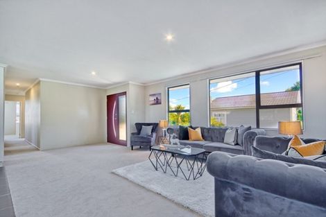 Photo of property in 1/185a Royal Road, Massey, Auckland, 0614