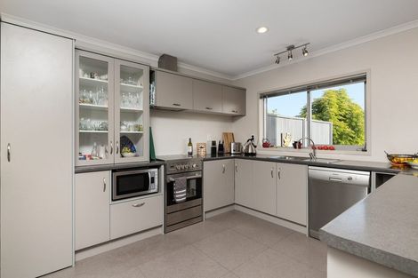 Photo of property in 112 Waikite Road, Welcome Bay, Tauranga, 3175