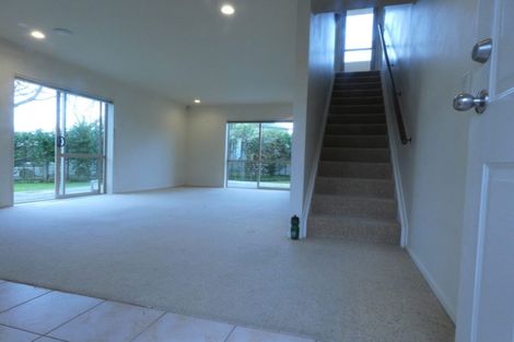Photo of property in 27 Marinich Drive South, Ranui, Auckland, 0612