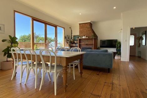 Photo of property in 54 Belt Road, New Plymouth, 4310