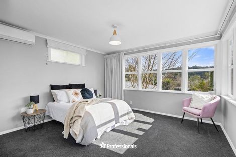 Photo of property in 21 Kennedy Grove, Stokes Valley, Lower Hutt, 5019