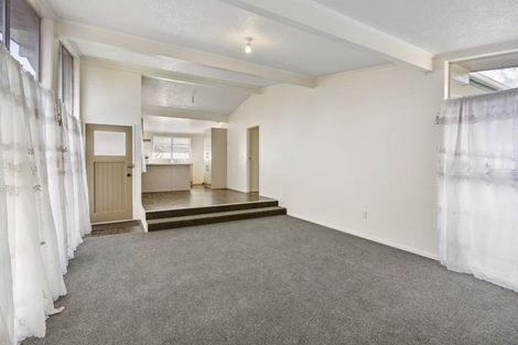 Photo of property in 328 Roscommon Road, Clendon Park, Auckland, 2103