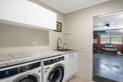 Photo of property in 2 Halsey Grove, Paraparaumu Beach, Paraparaumu, 5032