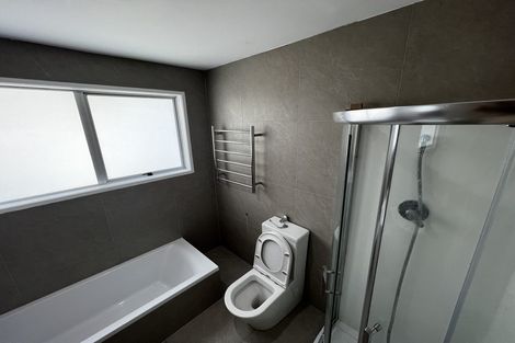 Photo of property in 17 Sabot Place, Massey, Auckland, 0614