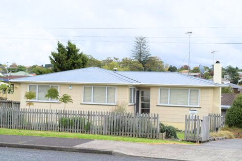 Photo of property in 2/125 Moore Street, Howick, Auckland, 2014