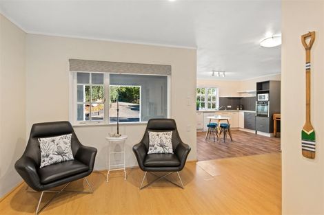 Photo of property in 24 Chatham Avenue, Paremoremo, Auckland, 0632