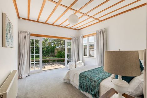 Photo of property in 25 Glen Almond Street, New Plymouth, 4310