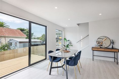 Photo of property in 14b Firth Road, Torbay, Auckland, 0630