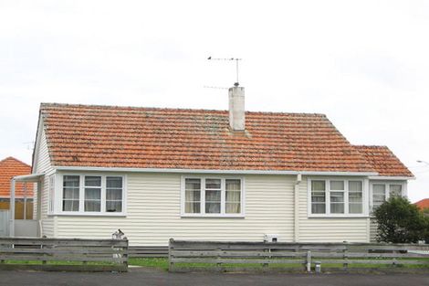 Photo of property in 202 Coronation Avenue, Welbourn, New Plymouth, 4310