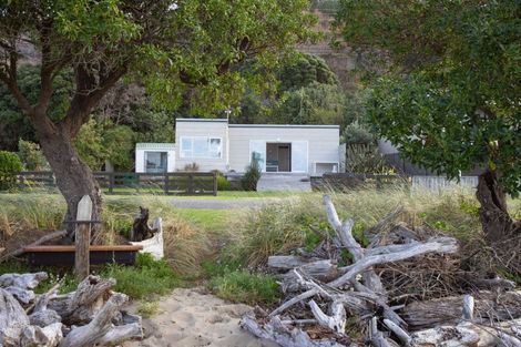 Photo of property in 32 Akitio Esplanade, Akitio, Pongaroa, 4991