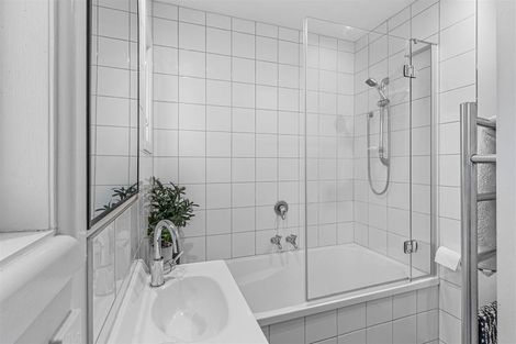 Photo of property in 9 Lake Terrace Road, Burwood, Christchurch, 8061