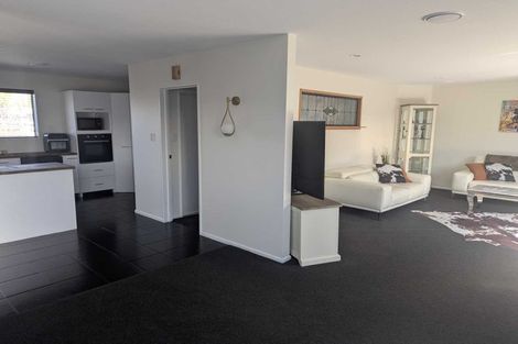 Photo of property in 205a Main North Road, Redwood, Christchurch, 8051