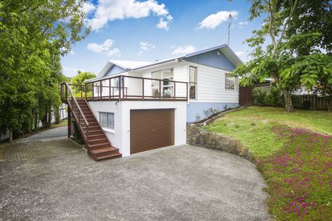 Photo of property in 24 Beauchamp Drive, Massey, Auckland, 0614
