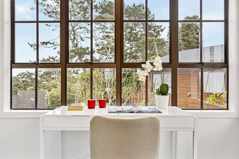 Photo of property in 7 Glen Vista Place, Bayview, Auckland, 0629