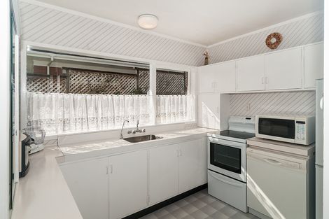 Photo of property in 2/16 Castleton Drive, Howick, Auckland, 2014