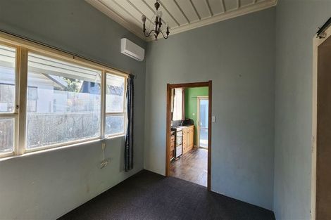Photo of property in 21 Tongariro Street, Castlecliff, Whanganui, 4501