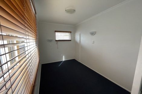 Photo of property in 18 River Road, Te Atatu Peninsula, Auckland, 0610